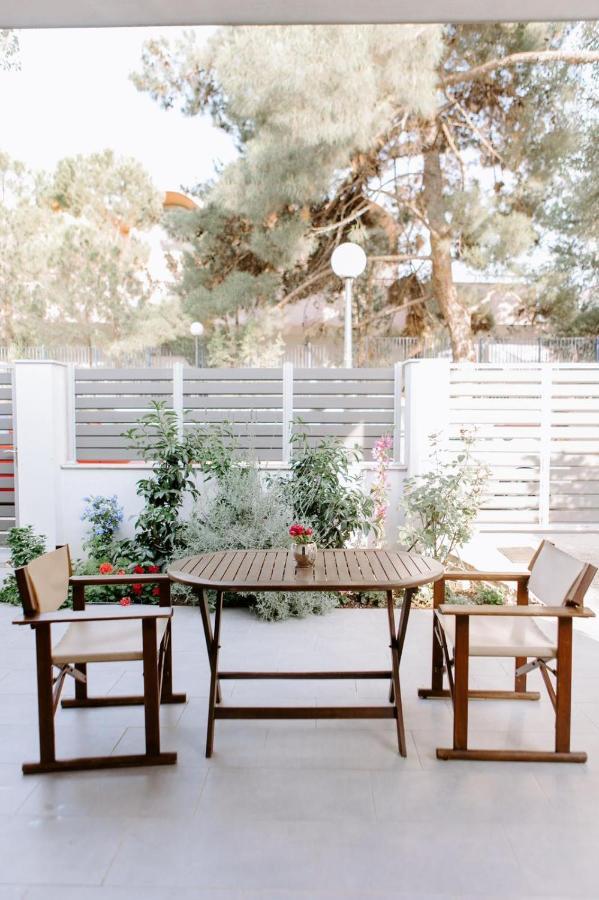 Pine Trees 55 Villa Атина Екстериор снимка